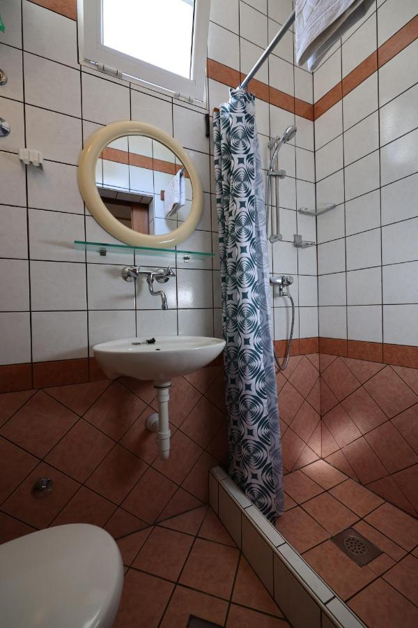 Apartments Pika Крк Экстерьер фото